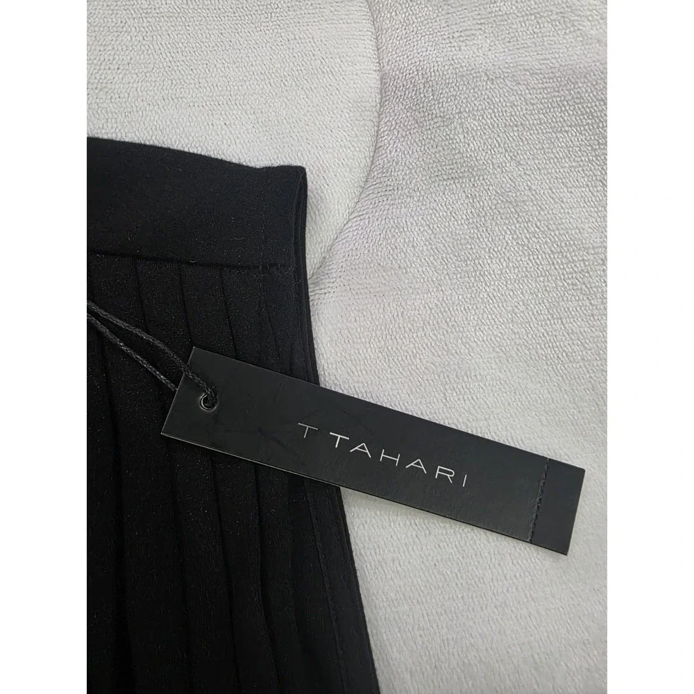 NWT Tahari Black Pleated Sleeveless Zipper Back Work Classic Statement‎ Top